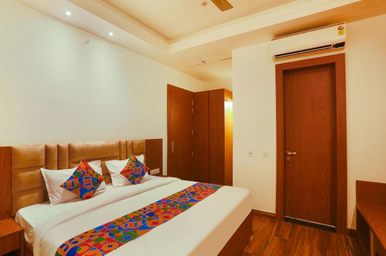 Hotel Swarn Bhoomi Канпур Екстериор снимка