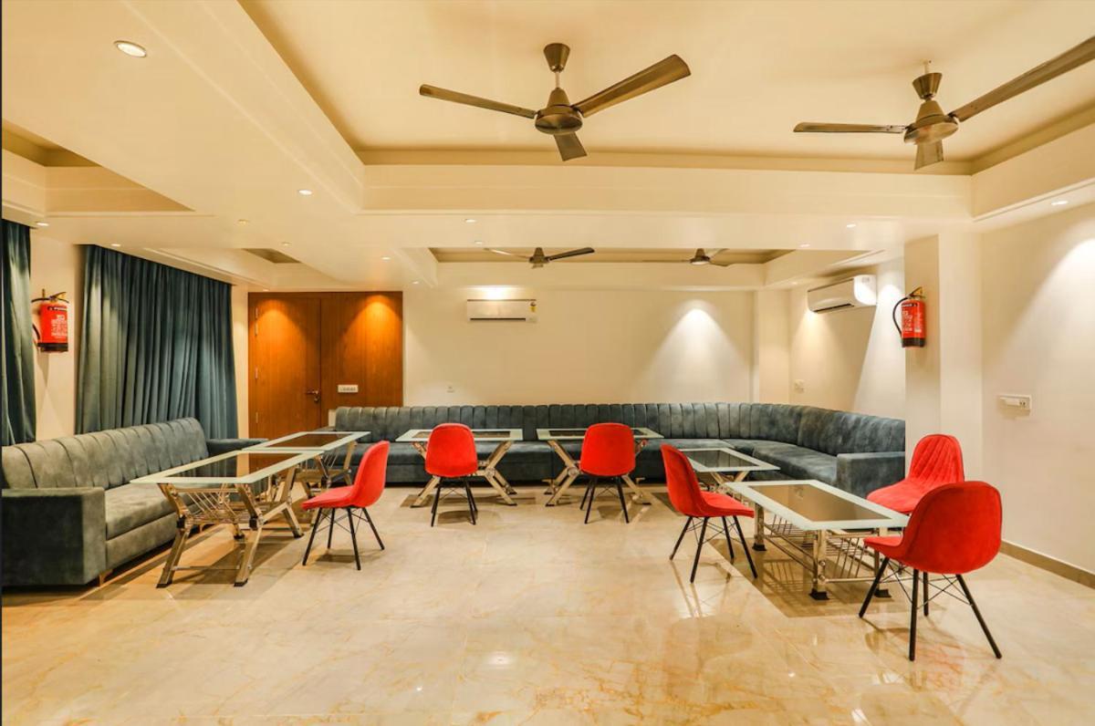 Hotel Swarn Bhoomi Канпур Екстериор снимка