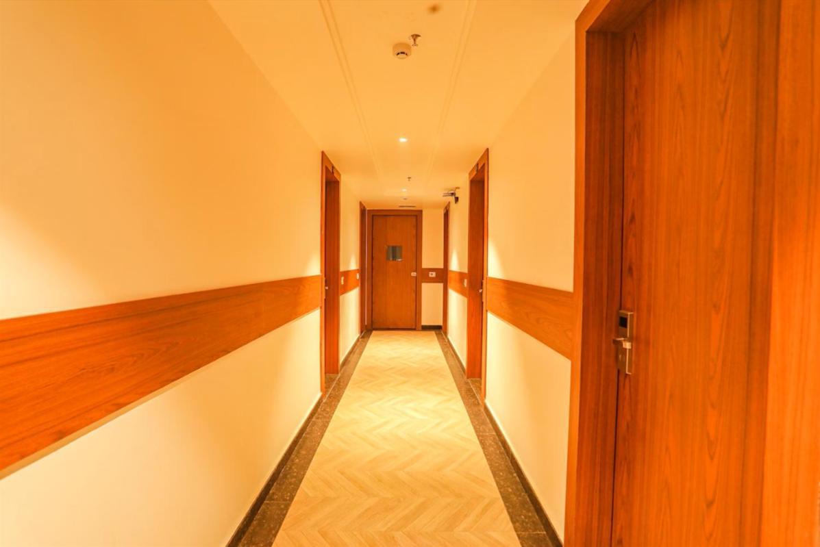 Hotel Swarn Bhoomi Канпур Екстериор снимка